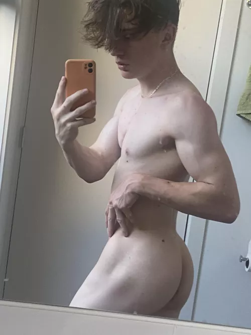 Who needs clothes? More on the OF tonight x