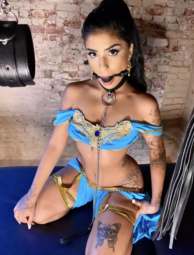 Who said Halloween couldn’t be kinky? [F]