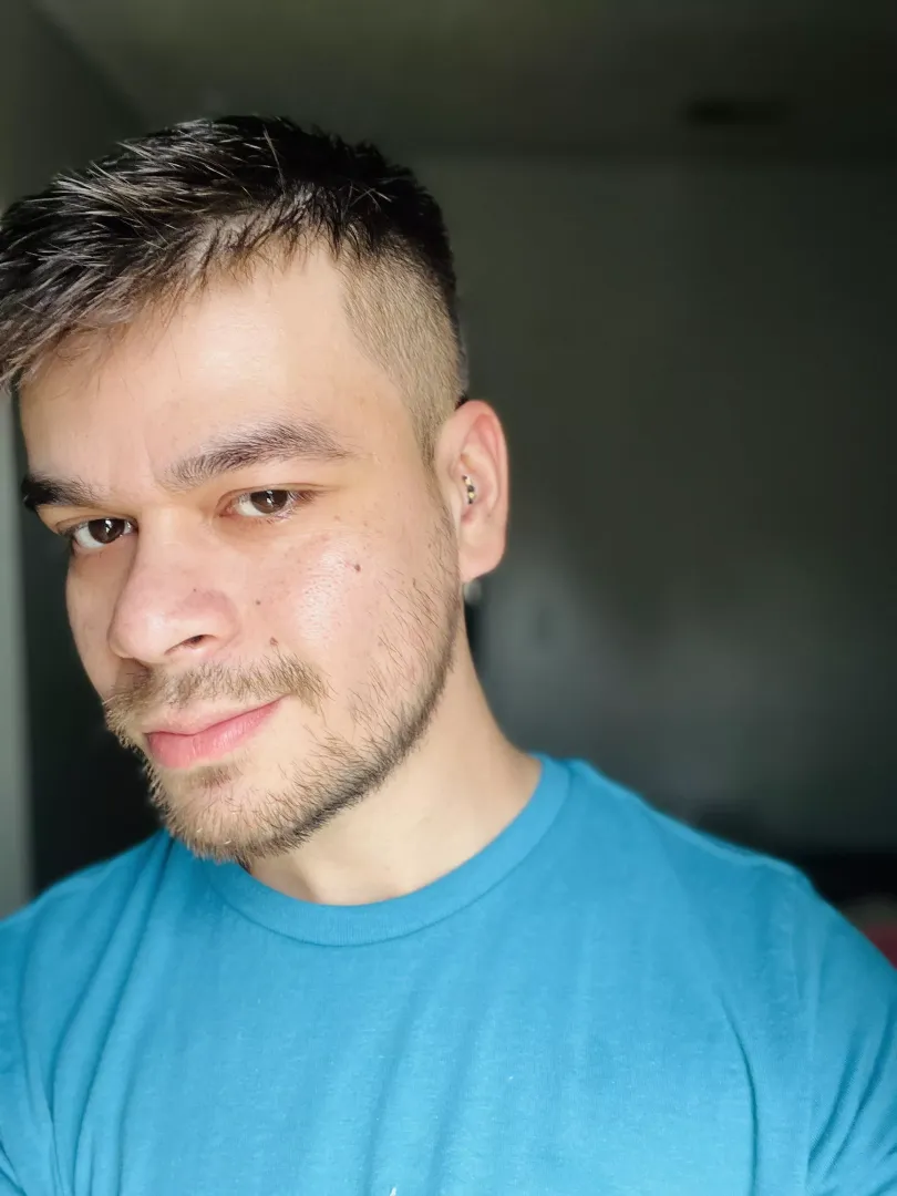 Who thinks brown eyes are cute? 😌