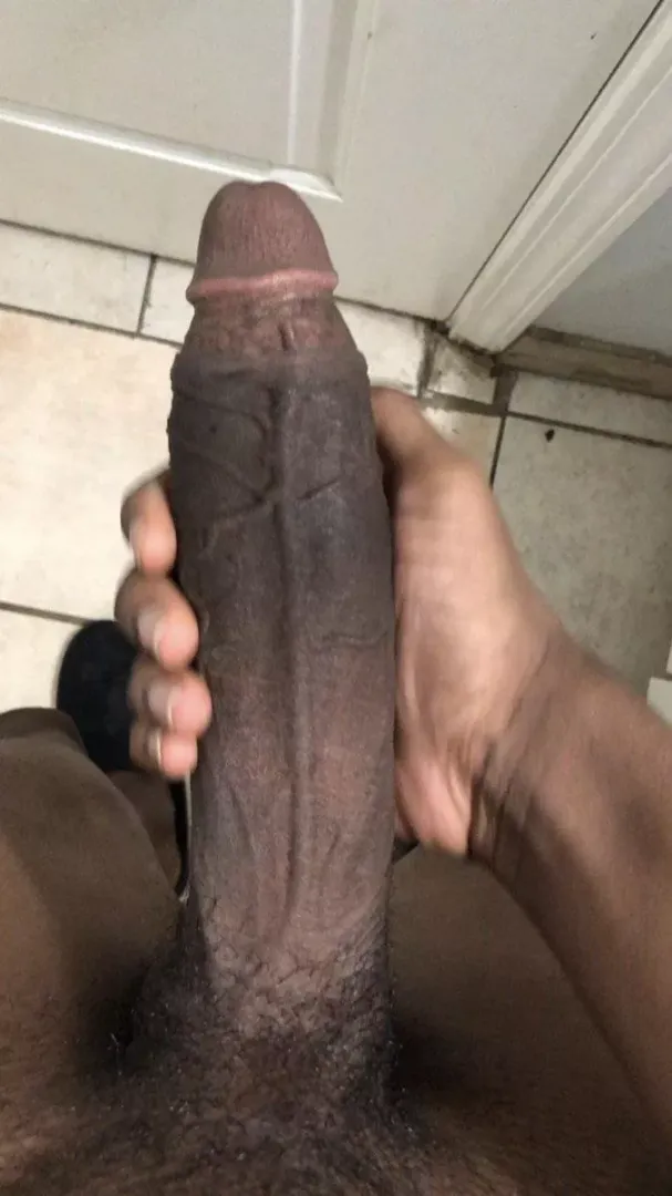 Who tryna buy content or vid calls hit me up