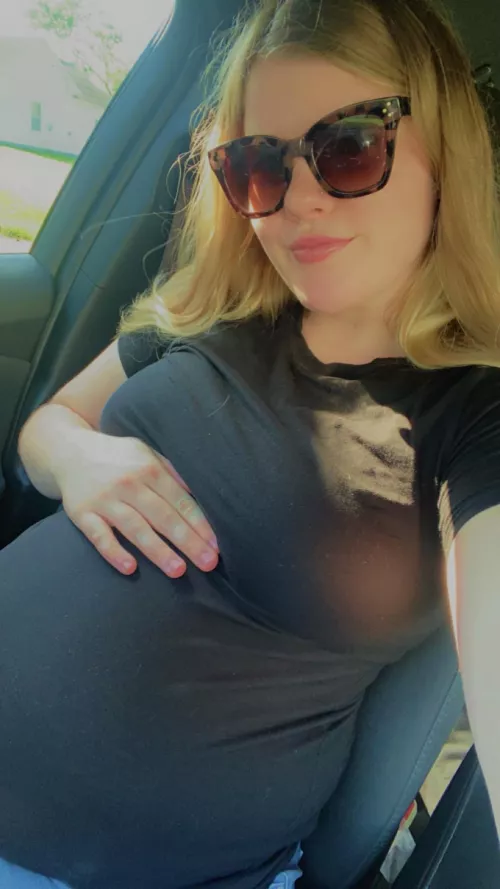 who wanna spoil this prego mommy… i spoil back 🥰😏