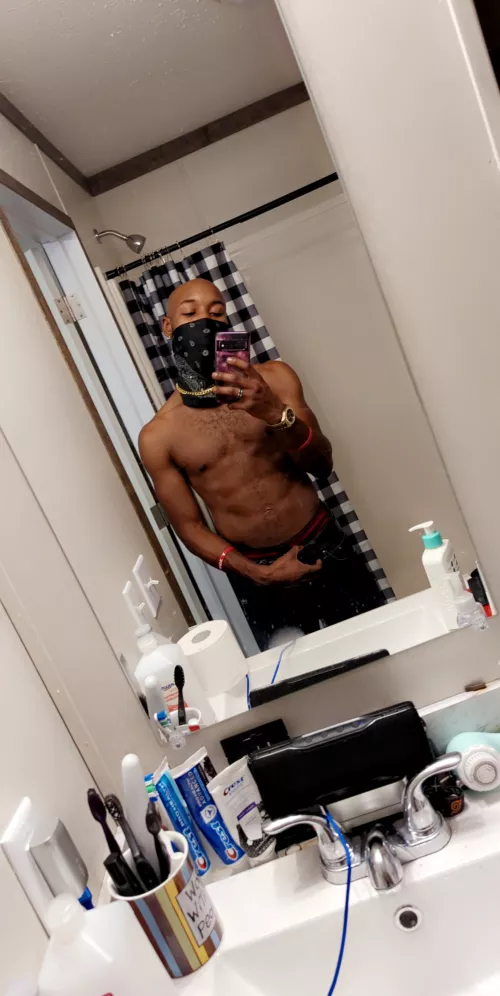 Who wanna talk about anything I'm on here bored asf