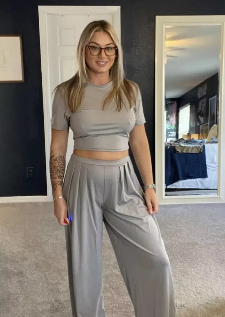 Who wanna Trade my slutty Wife😈