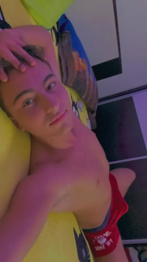 Who want to stay with me in bed?