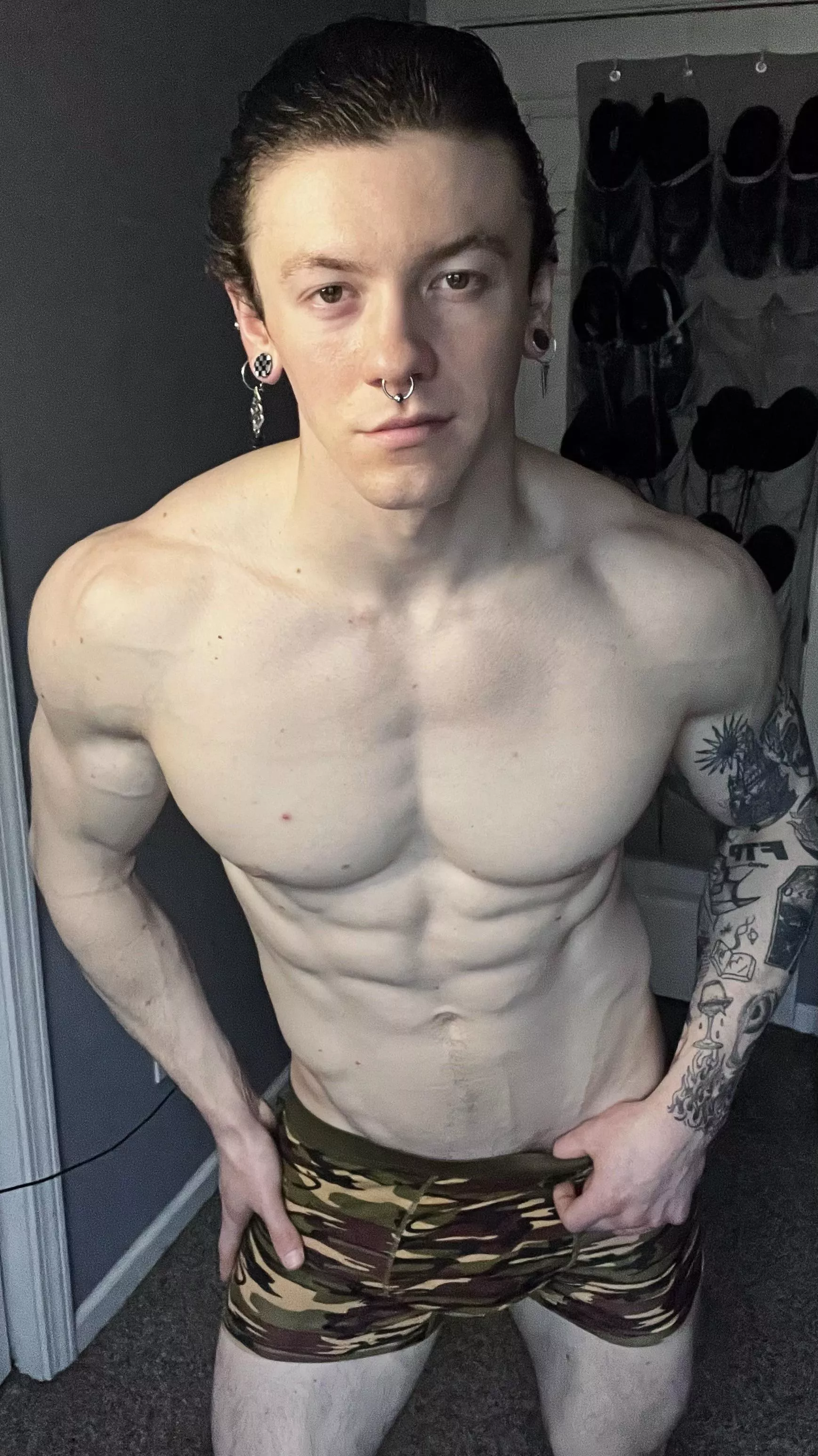 Who wants head 🤤🤔 I need to satisfy someone today!