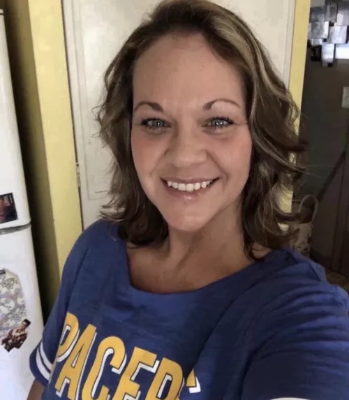 Who wants more Of this hot mom?