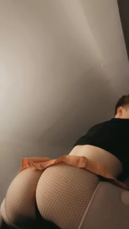 Who wants my juicy ass?