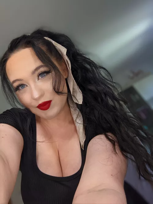 Who wants some cake/peaches?