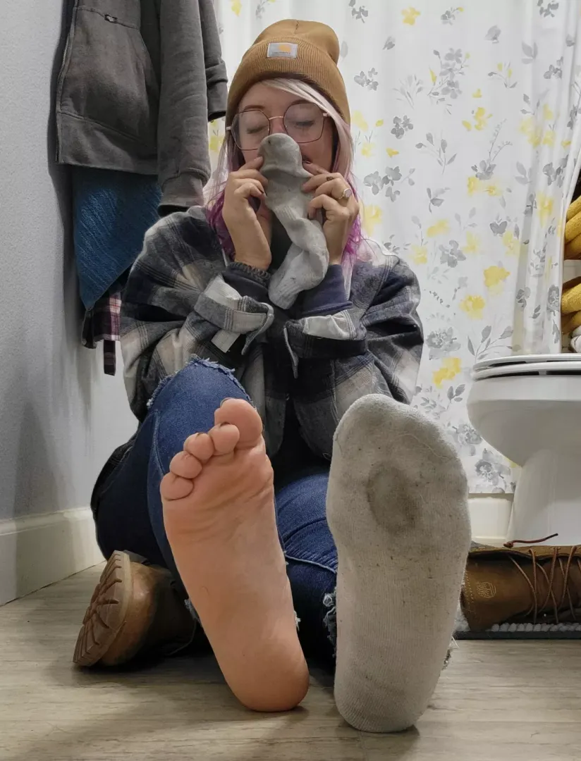 who wants the next sniff?