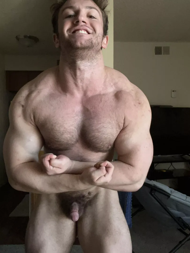 Who wants to feel the pump 😈