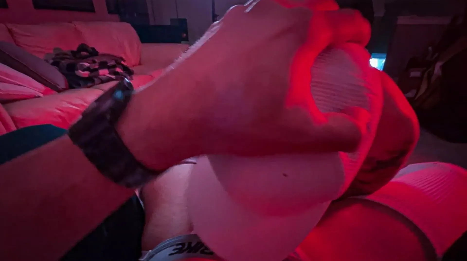 Who wants to get throatfucked by a horny hockey jock? Leave a comment if you want it 🍆