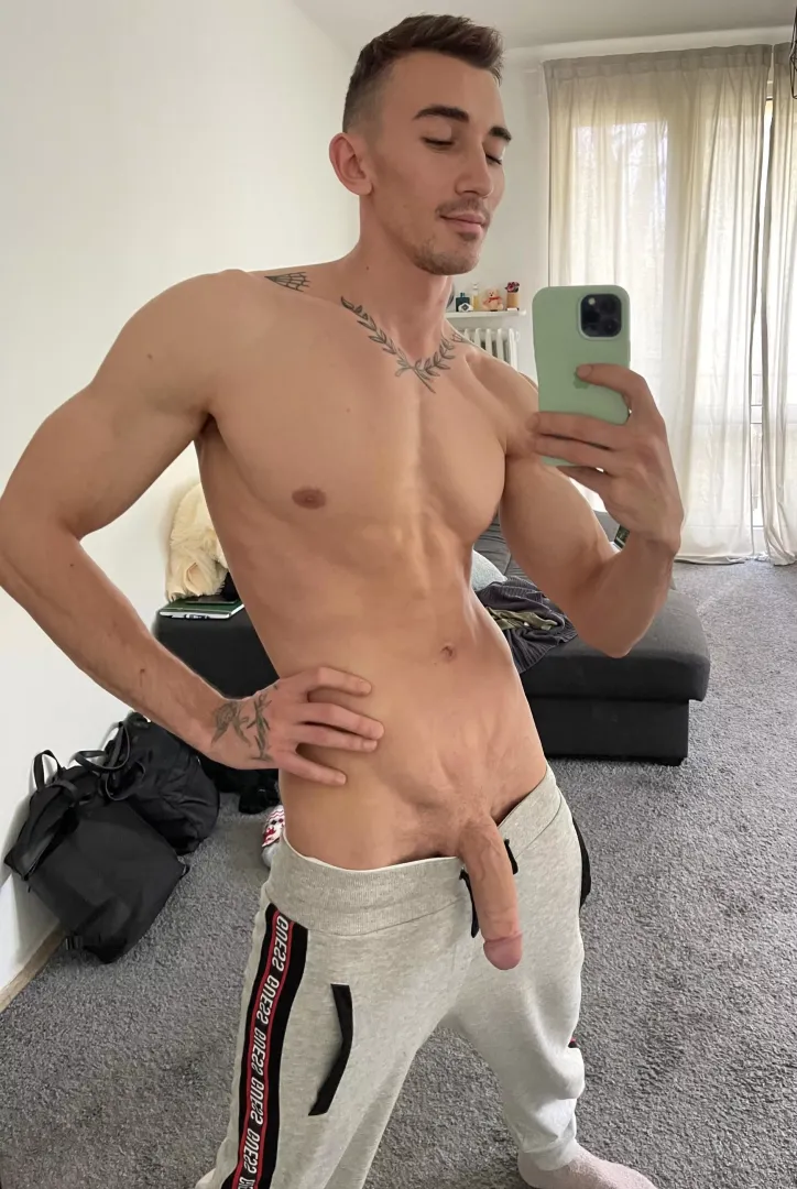 Who wants to go for a ride😈