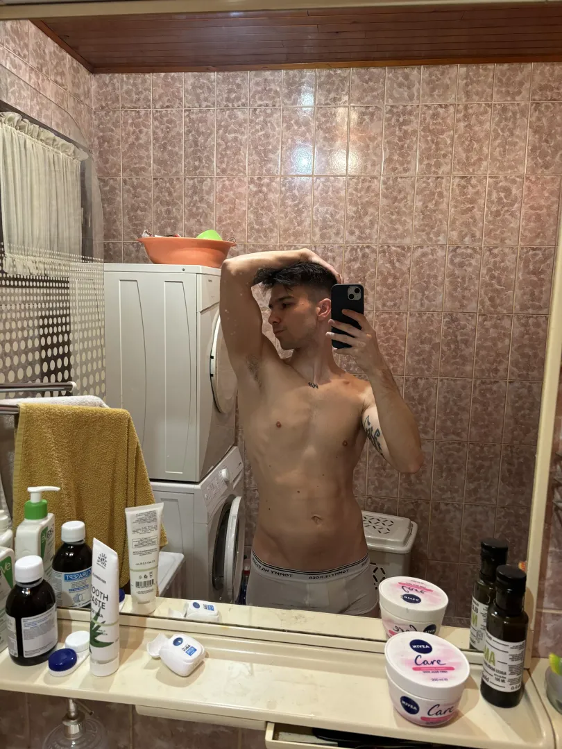 Who wants to hop in the shower with me?😛