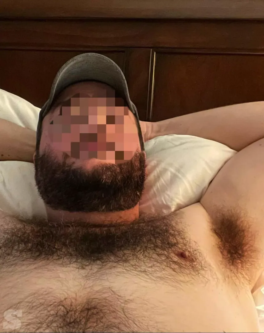 Who wants to nuzzle? Married dad. 40, 6’4” 210lbs