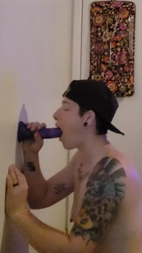 who wants to see me give this dildo head?