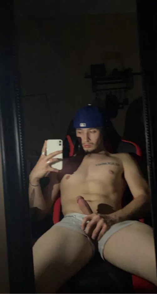 Who wants to taste my cock? 18M