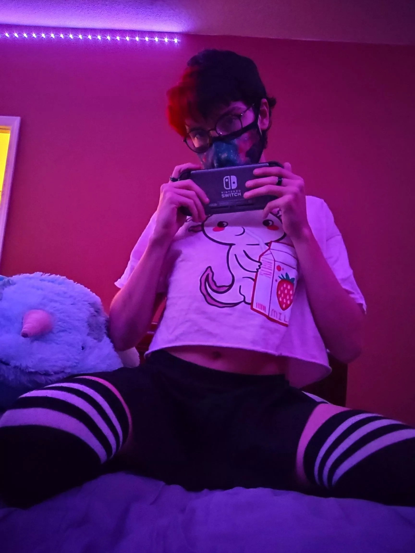 who wants to watch me play Pokemon 😊