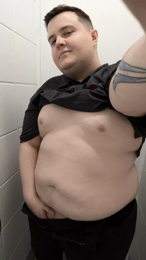 Who would bend me over and fuck me at work? ❤️