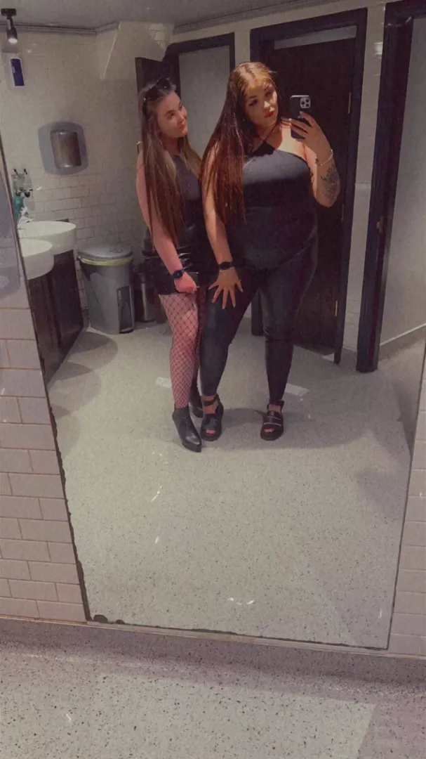 Who’d you want riding you L or R , dirty sluts