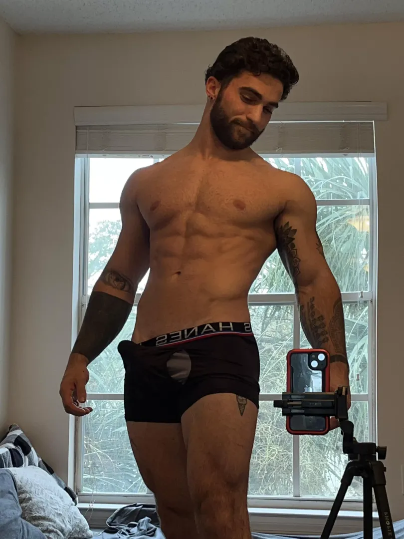 Who’s going to help me prepare the stuffing tomorrow 😜