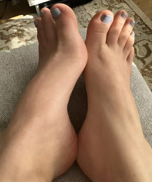 Who’s going to worship these all weekend long?? I even got a fresh pedicure for you!