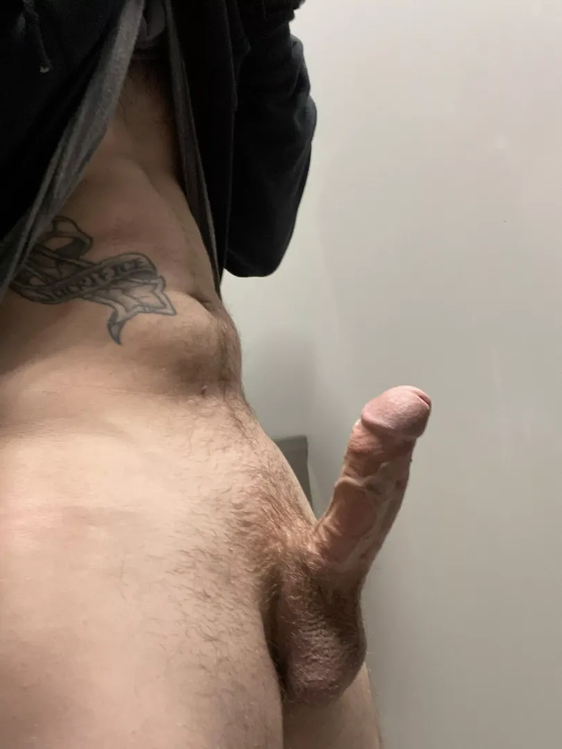 Who’s gonna meet me in the bathroom and drain it
