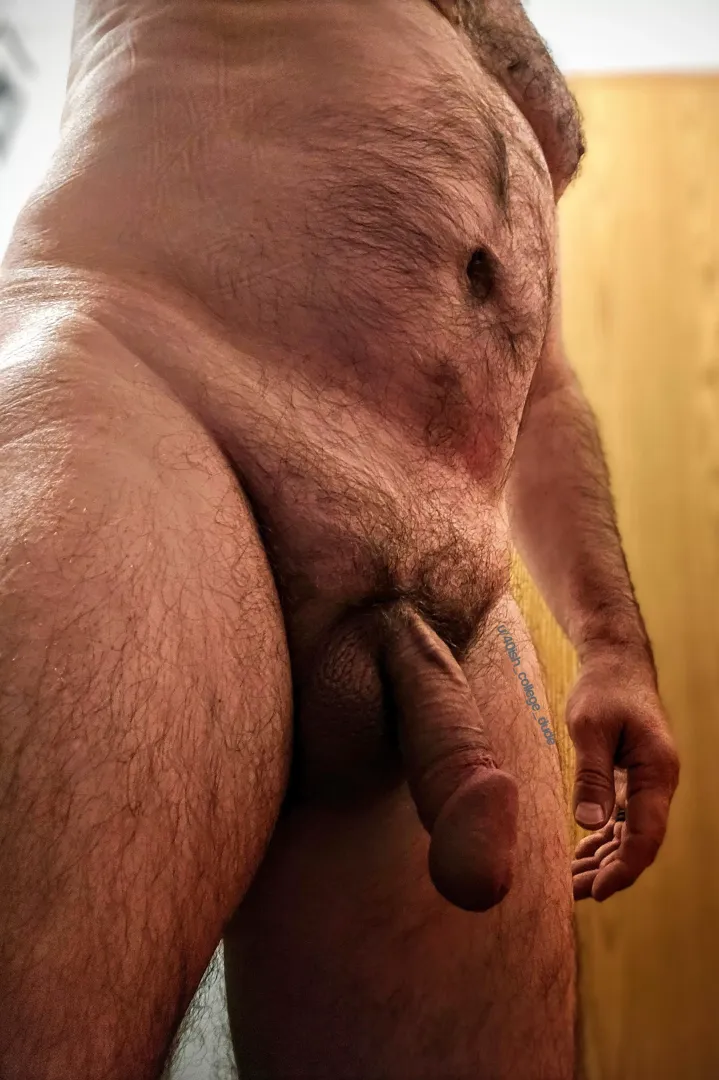 Who's into dadbods and thick dicks?