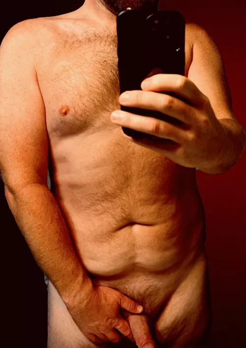 Who’s into middle age dad types? Would love some naughty dm’s!