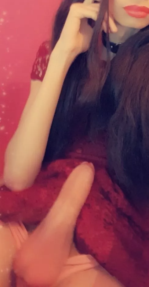 Whose bigger you lol or mommyy? Chat message to play.