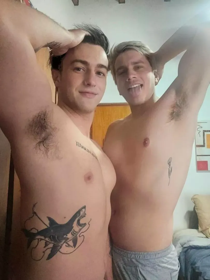 Whose pits would you sniff first 😏?