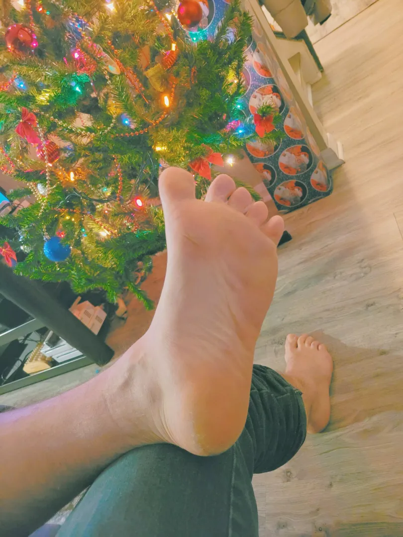 Wide soles, and size 11 feet 😈👣