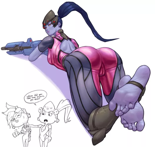 Widowmaker feet pic [overwatch] (croissama)
