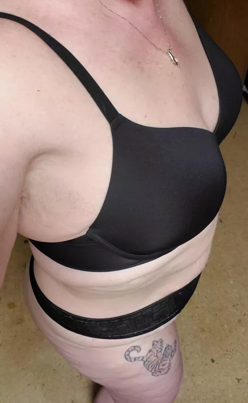 Wife 52. New to reddit. Message me and I’ll have her message back when available.