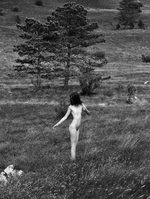 Will anyone be waiting for us, on those vast fields? 🍃