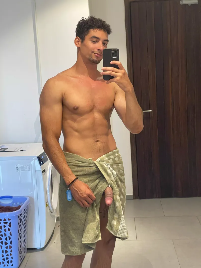 Will pin you down and fuck you in the showers😏