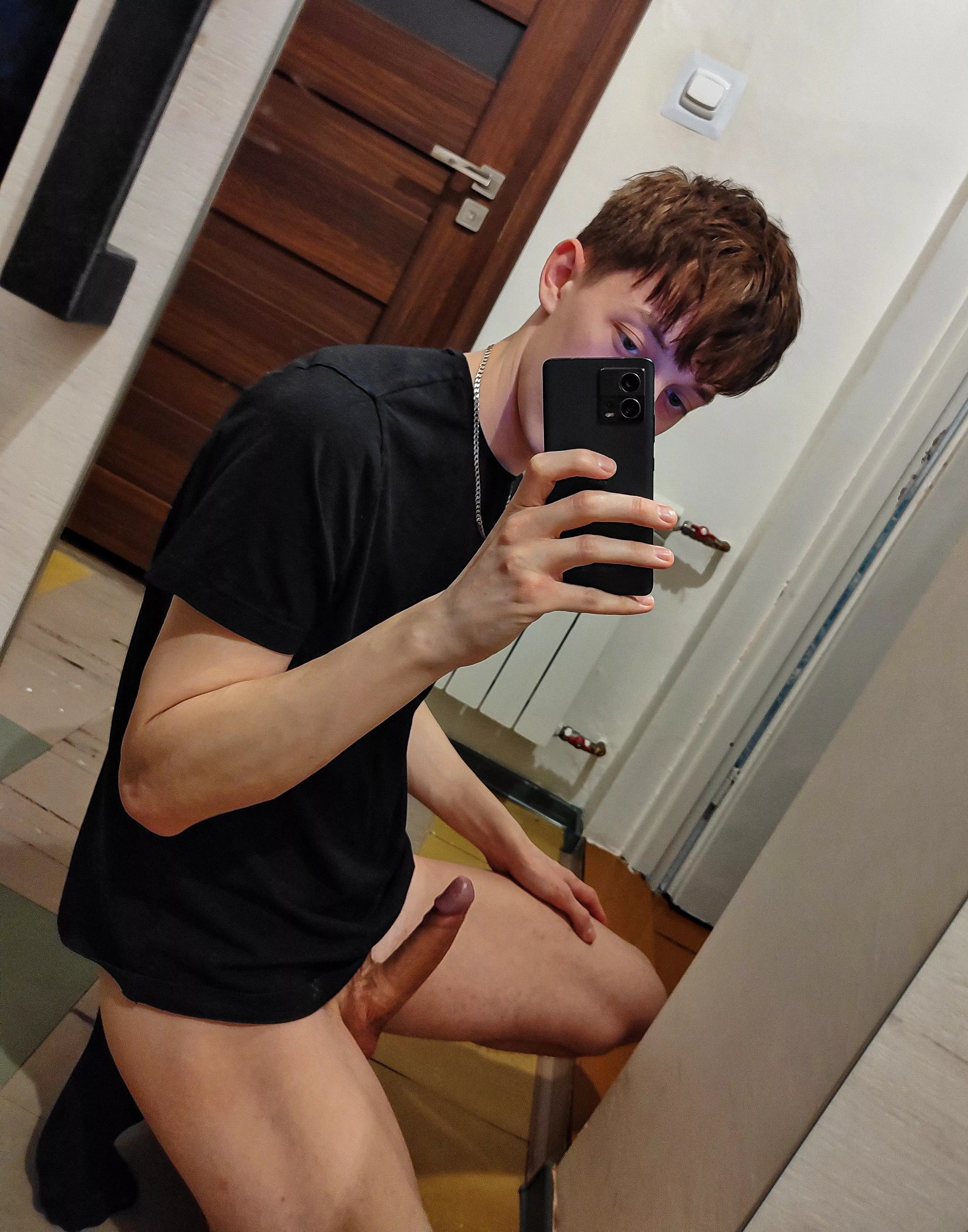 will you look me in the eyes or is something else distracting you? 👀