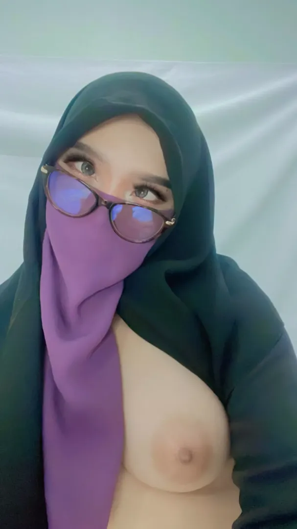 Will you rather empty your balls on my tits or face?