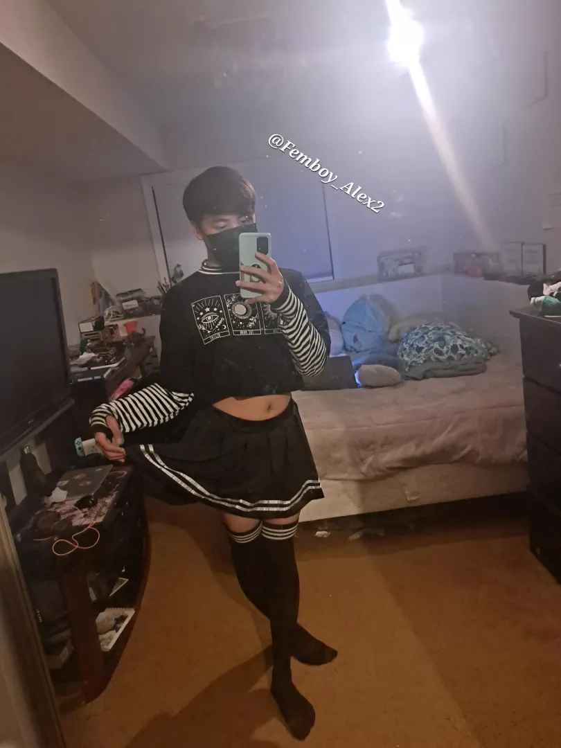 Wish I looked better when wearing skirts qwq
