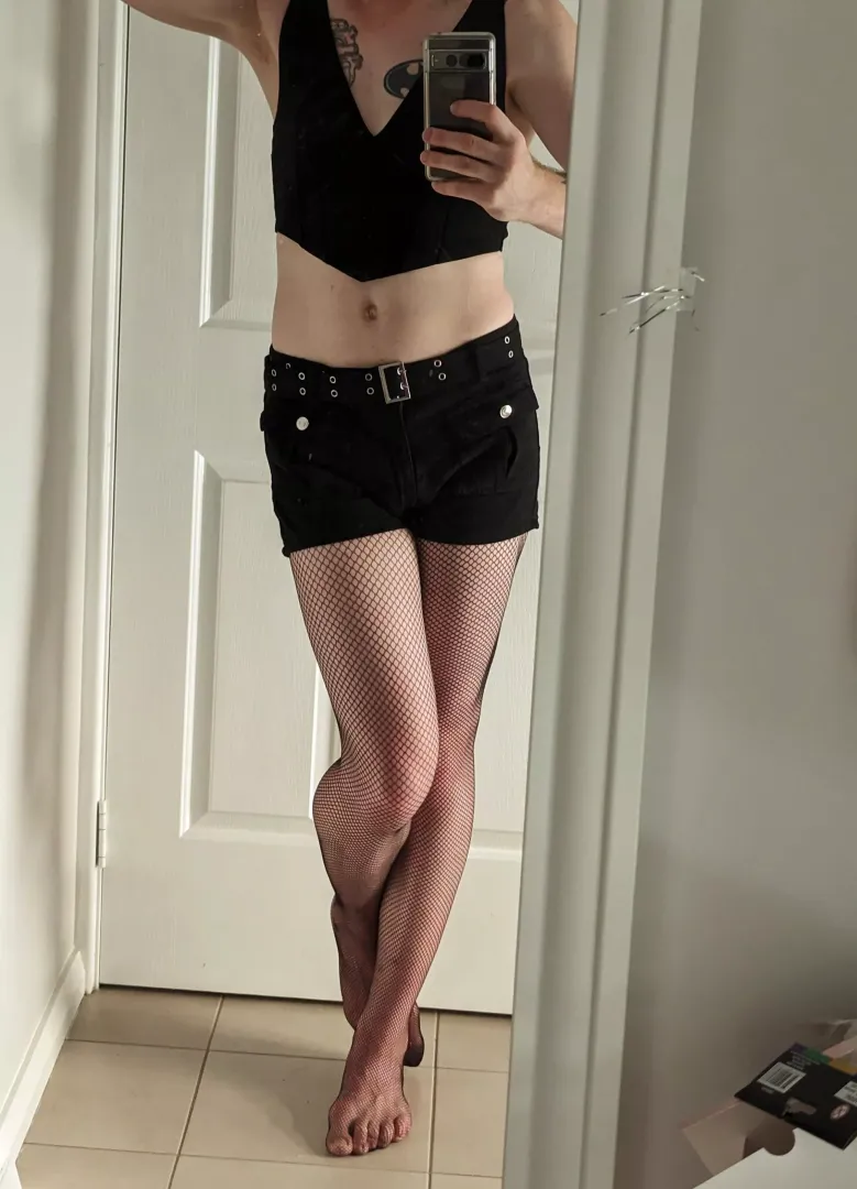 wish my friends would come over and chill at my place so I could dress like this