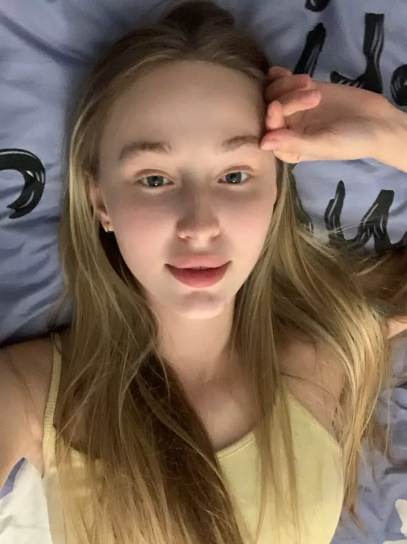 withot makeup i look like a lil girl [f]
