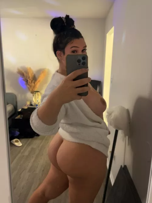 Woke up horny😐