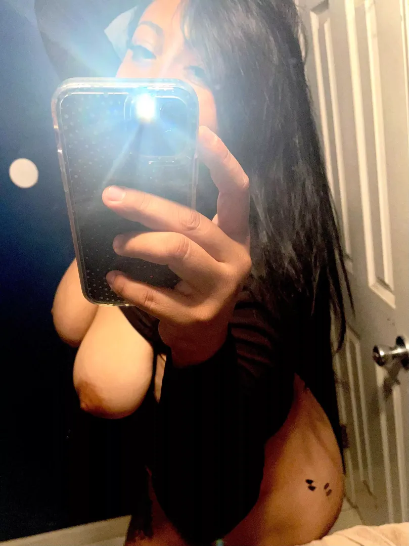 woke up horny af, thinking about a fat cock