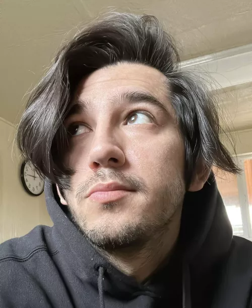 Wolf cut? (Awoooo!!)