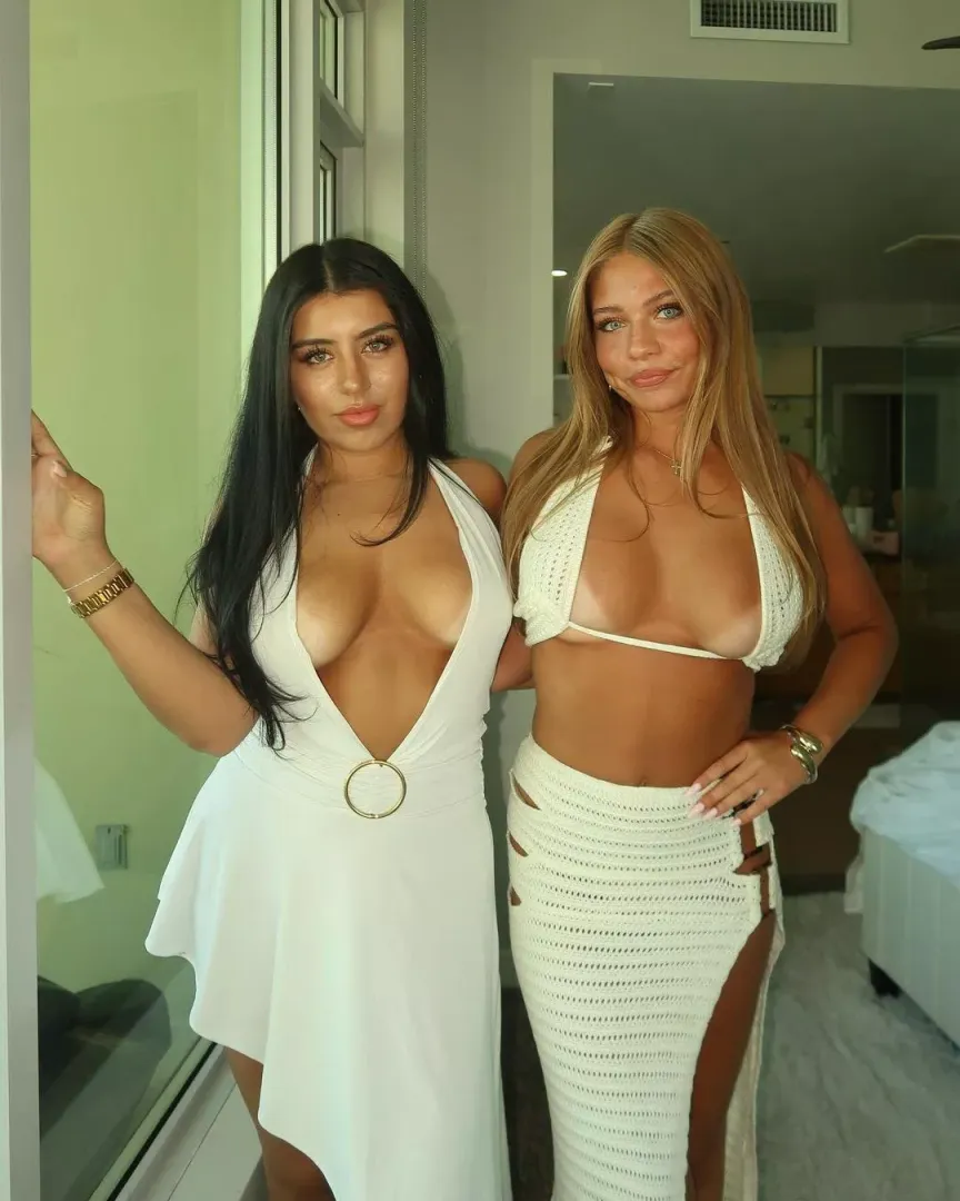 Women dressed in white 