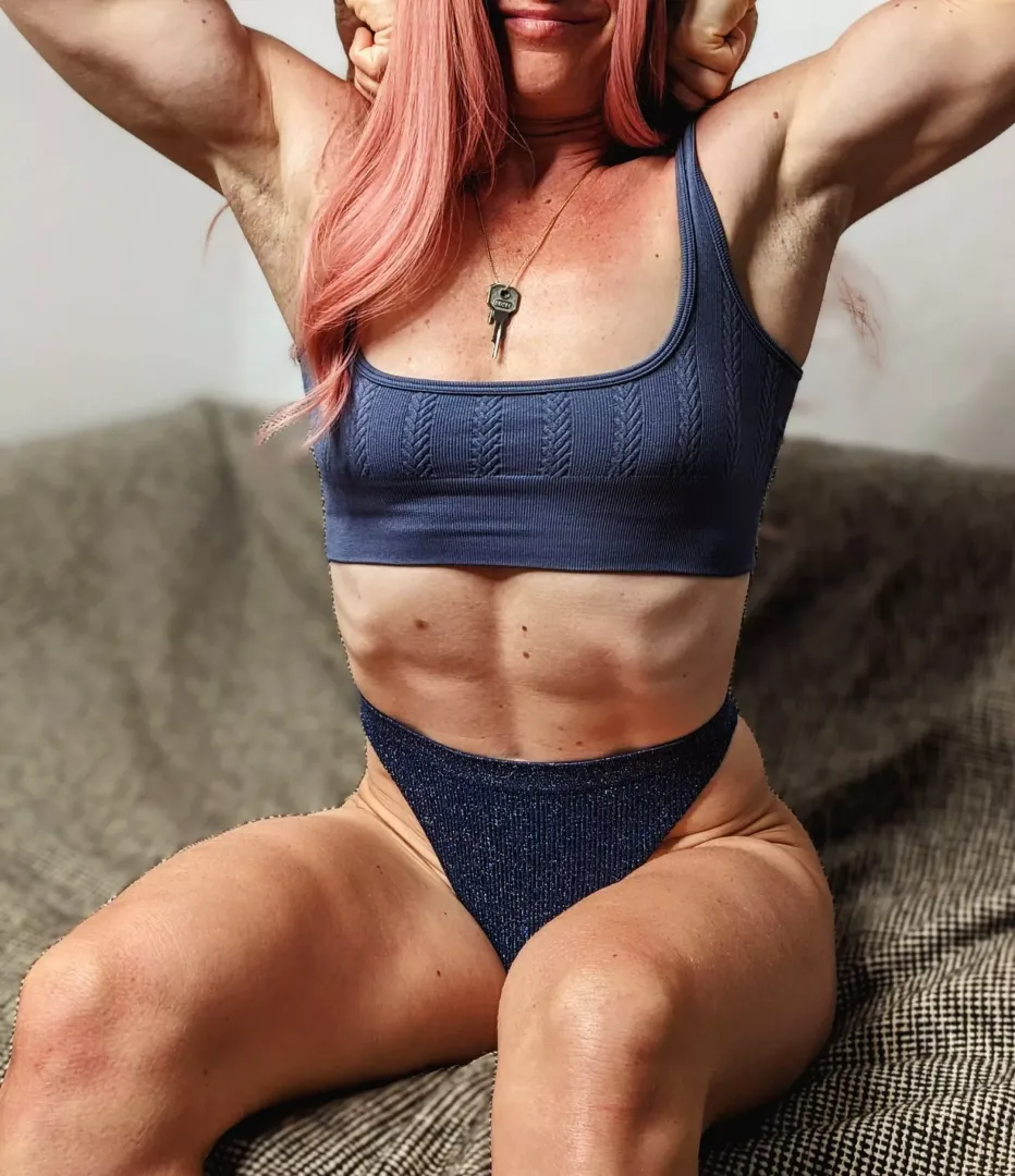 Wondering if a toned wrestler type body grabs your attention