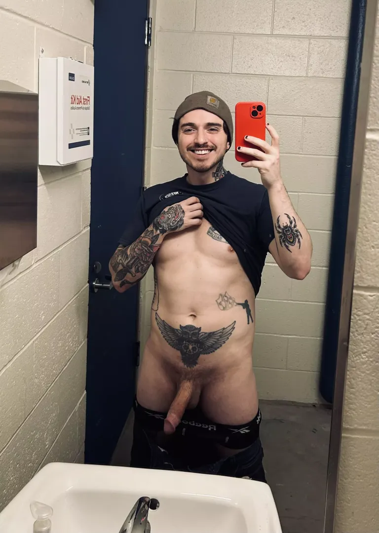 Work nude!