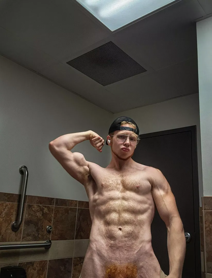 Worked out for 3 hours straight, now all I want is to dominate a hole. 