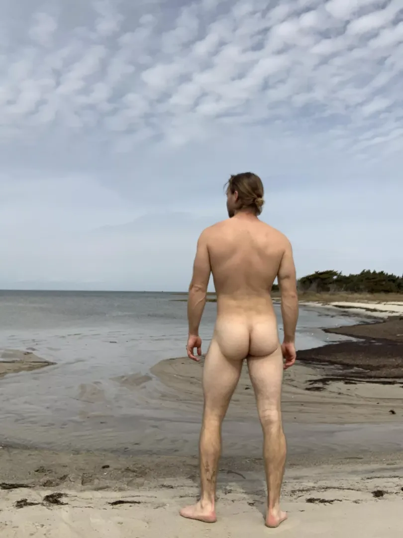 Working on that beach bum 🍑