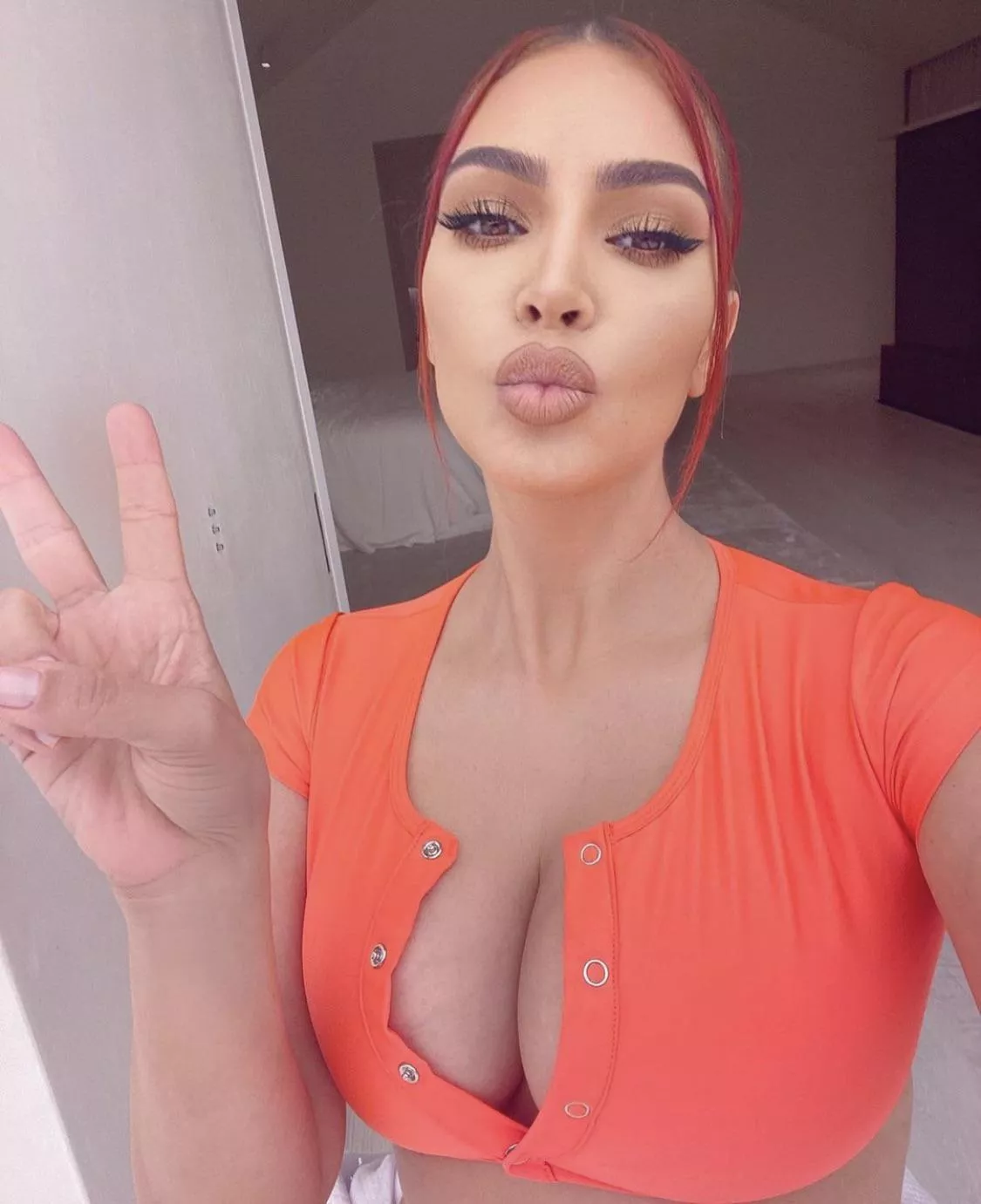 Worship this crazy goddess Kim K. Most incredible women on the planet. Let's discuss right now about her or her sisters.