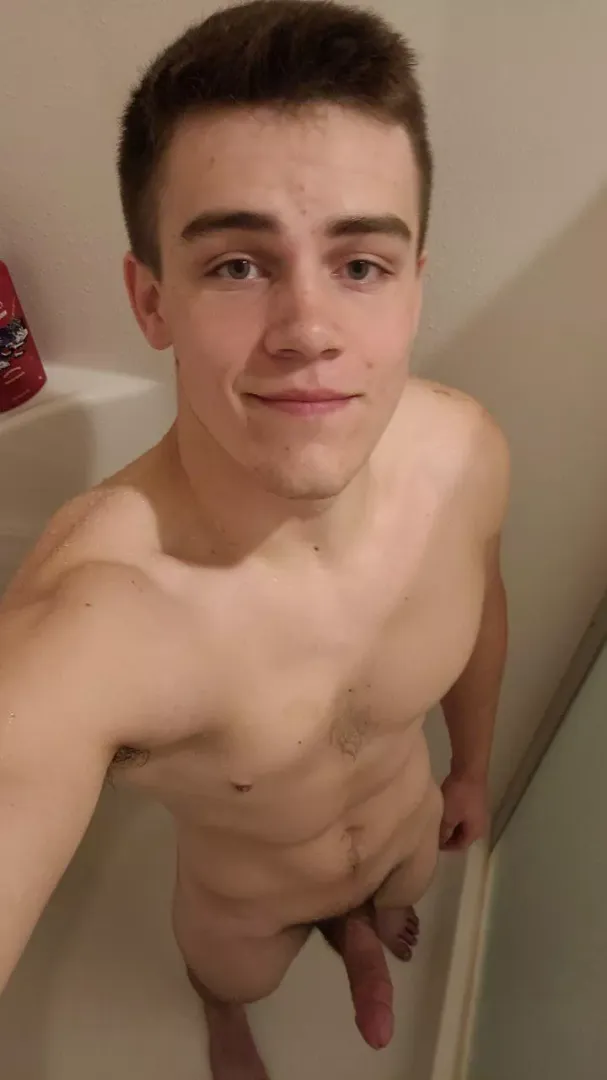 Would any ladies like to join me in the shower? 🚿